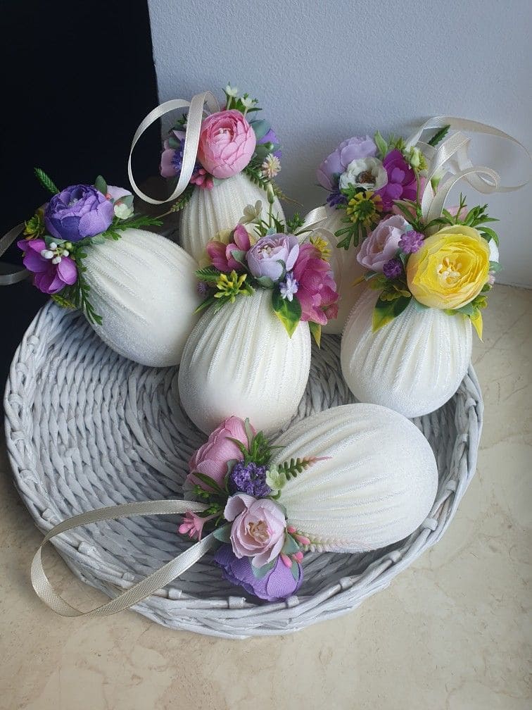Floral Hanging Easter Eggs