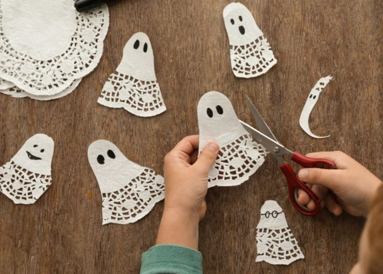 18 Cute and Spooky Halloween Crafts for Kids and Adults
